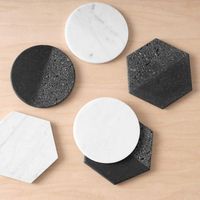 Ensemble de sous-verres classiques en marbre naturel avec revêtement d'étanchéité imperméable, écologique pour une performance durable et résistante aux taches