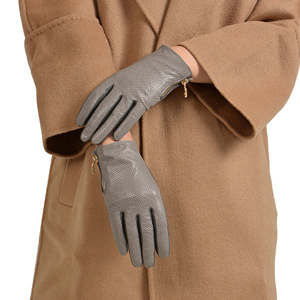 Gants de toilette de luxe en cuir pour femmes, en véritable peau d'agneau, gants d'hiver tendance, fabrication OEM sur mesure - Product Image 1