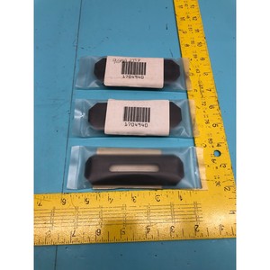 LOT DE 3 ÉLECTRODES EN GRAPHITE AXCELIS 1704940 - Équipements et Pièces Semi-conductrices de Confiance du Groupe Global Legacy - Product Image 3