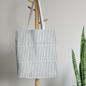 Sac à bandoulière artisanal de qualité supérieure imprimé à la main en coton pur avec une texture douce et des motifs indiens élégants - Product Image 4