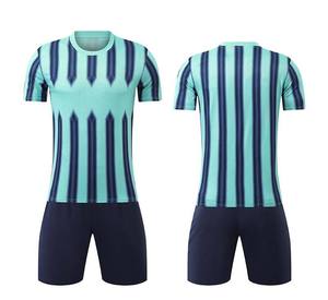 เสื้อฟุตบอลสีแดงแบบปรับแต่งได้ แขนสั้น ผลิตจากโพลีเอสเตอร์ยืดหยุ่น 100% พร้อมพิมพ์ชื่อทีมแบบต้านเชื้อแบคทีเรีย - Product Image 3