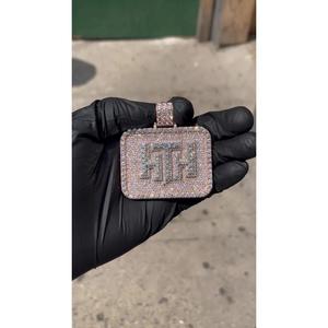 Elegante colgante de Hip Hop, Diamantes de corte redondo cultivados en laboratorio de Plata de Ley 925 con diamantes cultivados en laboratorio VVS y diseño personalizado - Product Image 1
