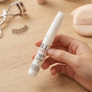 กาวติดเล็บแบบแม่นยำ 2 กรัม สูตร UV แสงอ่อน รับผลิตแบรนด์ส่วนตัว OEM/ODM กาวติดปลายเล็บ - Product Image 4