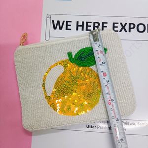 Bolsa de Almacenamiento Hecha a Mano con Cuentas, Diseño de Frutas Amarillas y Hojas Verdes, Fondo Blanco, Bolsa con Cierre Ideal para Regalos y Almacenamiento - Product Image 2