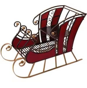 Chaise de traîneau du Père Noël de qualité supérieure, dorée et rouge, pour occasions de Noël, véhicule décoratif, ornement sur pied pour intérieur et extérieur - Product Image 5