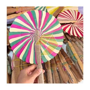 Abanico de mano de coco de color personalizado, hecho en Vietnam por proveedor directo, precio económico, venta al por mayor, abanico de mano de bambú de colores variados, gran oferta. - Product Image 1