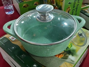 Batterie de cuisine durable moulée sous pression Casserole 18-24 cm CERAMIC/PTFE Couvercle en verre à base d'induction antiadhésive Fabricant OEM du Vietnam - Product Image 6