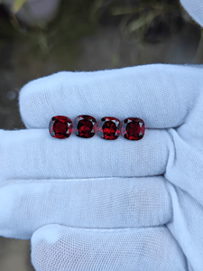 โกเมนธรรมชาติ / 5 x 5 มม. / 0.70 กะรัต / สะอาด / โกเมนสีแดงโมซัมบิก / รูปทรงคุชชั่น / เจียระไน / พลอยเม็ดเดี่ยว - Product Image 6