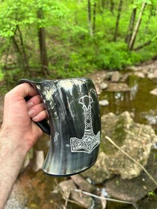 Jarra de Cerveza Tradicional Vikinga Hecha a Mano con Cuerno Natural de Buey, Taza Rústica Medieval para Beber - Product Image 6