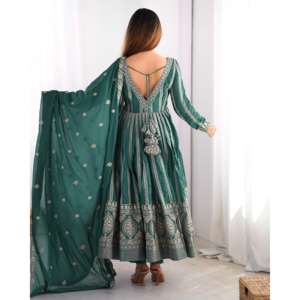 Vestido de Fiesta Elegante Hecho a Mano con Cuello en V, Lazo Cruzado, Bordado en Organza, Talla XL, Cintura Imperio, con Dupatta - Product Image 6