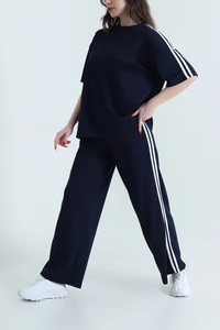 Nouveau style survêtement décontracté pour femme en tissu épais et écologique avec logo personnalisé - Coupe-vent, respirant, antibactérien - Product Image 5