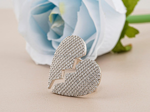 Anillo de compromiso de plata de ley 925 con diseño de corazón roto y engaste de circonitas, estilo hip hop, para fiesta, regalos de joyería personalizados - Product Image 6