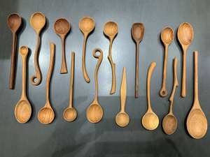 Cuillère de service en bois du Vietnam, faite à la main, avec manche en forme de feuille, ustensile de cuisine naturel, vaisselle décorative, artisanat vietnamien - Product Image 4