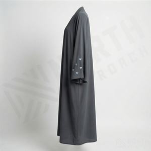 Abaya classique à manches longues, coupe simple, légère et confortable pour un usage quotidien ou des occasions spéciales, tenue moderne - Product Image 3