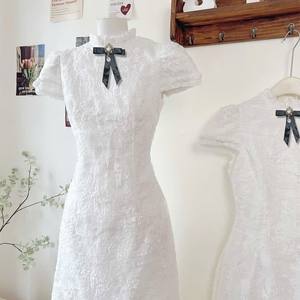 Robe mini coréenne personnalisée OEM de haute qualité, en dentelle florale naturelle, à épaules dénudées, silhouette fourreau, coupe ajustée, pour femme - Product Image 1