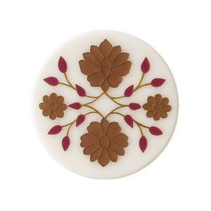 Posavasos Artesanal con Diseño Floral Amarillo y Hojas Rojas, Portavasos Decorativo Redondo, Elegante Adorno Moderno para el Hogar - Product Image 1