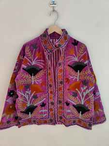 Chaqueta Bomber Corta de Terciopelo Bordada con Suzani Morado, Hecha a Mano, Vintage, Ecológica, Reversible, Estilo Boho Hippie, Regalo - Product Image 3
