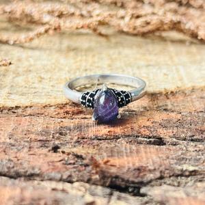 Anillo Boho de Amatista en Forma de Lágrima para Mujer, Bañado en Plata, Latón, Diseño Tribal con Detalles Oxidados, Venta al por Mayor - Product Image 1