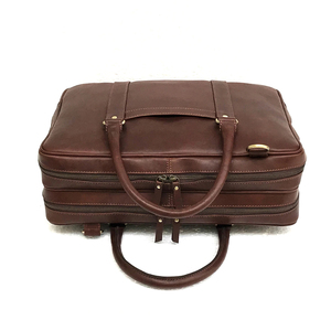 Maletín de Cuero Genuino de 15 Pulgadas con Correa de Hombro Arqueada Desmontable, Estilo Minimalista Unisex, Cierre de Hebilla, Patrón de Leopardo, para Caza - Product Image 4