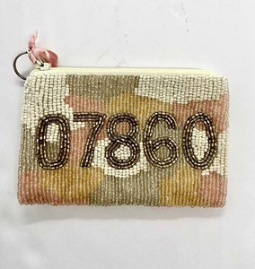 Monedero de mano con diseño moderno, bordado con cuentas, hecho a mano, con color personalizado para mujer. - Product Image 2