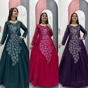 Vestido Anarkali de Diseño Tradicional con Bordado, Vestido Anarkali Listo para Usar para Bodas, para Venta de Exportación - Product Image 6