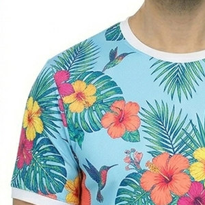Camiseta de Manga Corta con Estampado Floral Tropical para Uso Diario, Cuello Redondo, Corte Regular, Estilo Casual con Ribete en Contraste - Product Image 4