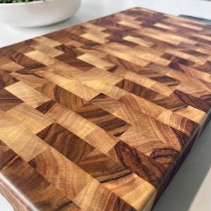 Planche à découper en bois d'acacia naturel rustique, durable, de forme rectangulaire, passe au lave-vaisselle, pour la préparation des aliments en cuisine, découpe des légumes - Product Image 3