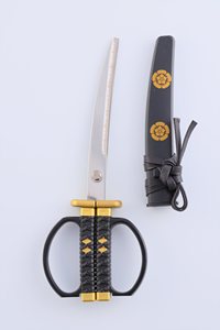 Ciseaux en papier inspirés de l'épée samouraï, modèle Oda Nobunaga P2, ultra-précision, noir et or, 18 cm, 70 g, manche en ABS, fabriqué au Japon - Product Image 3