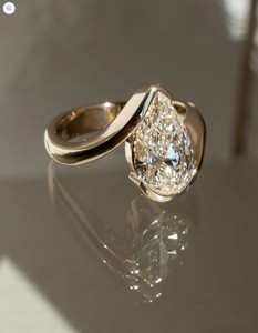 Anillo de Moissanita en Plata de Ley 925 Chapado en Oro, Corte Pera, Engaste de Bisel, para Compromiso, Boda, Promesa, Fiesta, Aniversario, Regalo de Lujo - Product Image 3