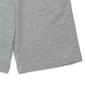 Shorts pour garçons à prix abordable avec poche latérale pour un ajustement confortable et décontracté, couleur unie, avec possibilité de personnalisation du logo. - Product Image 4