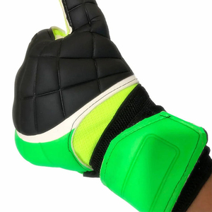 Concevez vos propres gants de gardien de but en cuir antidérapants avec fermeture auto-agrippante pour une utilisation sportive en extérieur et l'entraînement des gardiens de but - Product Image 4