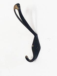 Porte-manteau mural double crochet en métal noir de qualité supérieure, support durable pour sacs et serviettes, design gain de place - Product Image 4