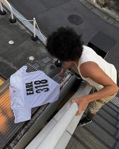 Maillot de football en mesh avec logo et numéro brodés, coupe décontractée, unisexe, nouvelle arrivée, vente en gros, streetwear, maillot rétro - Product Image 6