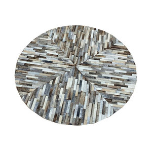 Tapis en cuir de vachette, peau naturelle de qualité supérieure, texture douce, motif unique pour une décoration élégante de la maison et du bureau - Product Image 1
