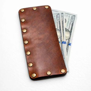 Porte-monnaie en cuir véritable avec fermeture à pression sécurisée, finition élégante, design compact, compartiment à monnaie spacieux, en vente - Product Image 6