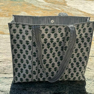 Bolso de Hombro de Algodón Indio Vintage con Estampado a Mano, Bolso Tote de Verano Acolchado Hecho a Mano con Cierre de Cremallera para Mujer - Product Image 1