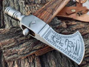ขวานเหล็ก Patriot Tomahawk 5160 พร้อมด้ามไม้พะยูงและปลอกหนังสำหรับการเอาชีวิตรอด - Product Image 3