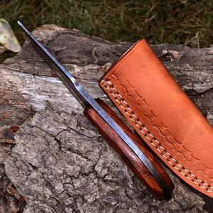 Cuchillo de caza de hoja fija de acero de Damasco de grado industrial Nordic Forge con punta caída, mango de palisandro, funda de cuero y espiga completa - Product Image 3