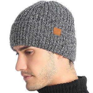Bonnet d'hiver personnalisé en tricot côtelé doux en acrylique imprimé pour homme et femme, idéal pour le sport et la mode en extérieur - Product Image 2