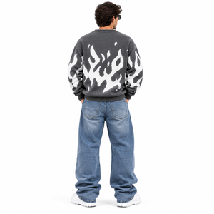 Suéter de Punto Gráfico Gris Carbón para Hombre, Oversize, con Patrón Abstracto Blanco, Cuello Redondo, Estilo Urbano Premium - Product Image 5