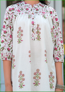 Ensemble coordonné Buti Jaal blanc imprimé à la main, coupe trapèze - Product Image 2