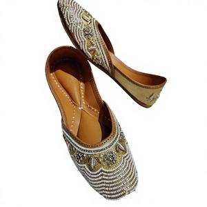 Footwear Fashion Trend OEM Customized Genuine Leather Ladies Embroidery Red Shoe Traditional Indian Rajasthani Elastic Band - Product Image 3