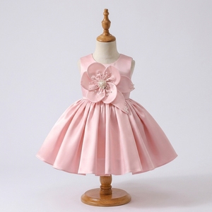 Robe de princesse en satin rose pour filles avec fleur en perles 3D faite à la main pour fête d'anniversaire, mariage, demoiselle d'honneur et séance photo TUTUPETTI - Product Image 1