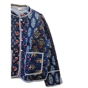 Veste d'été légère unisexe de style bohème à col en V, en coton matelassé patchwork, écologique, fabriquée à la main en Inde - Product Image 3