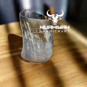 แก้วเขาสัตว์คุณภาพดีที่สุด ขัดเงา เป็นมิตรกับสิ่งแวดล้อม พร้อมลายแกะสลักสไตล์ไวกิ้ง ของขวัญทางธุรกิจ แก้วเบียร์กาแฟแบบกำหนดเอง ราคาดีที่สุด - Product Image 5