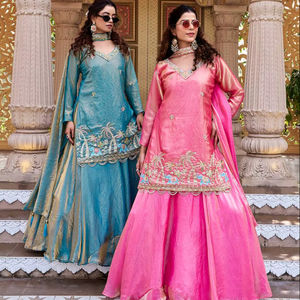 KURTI LAHENGA DUPATTA FANDY, Traje de Fiesta Vintage con Bordado de Hilo de Seda, Lentejuelas y Perlas, de Corte Regular y Largo hasta el Suelo - Product Image 1