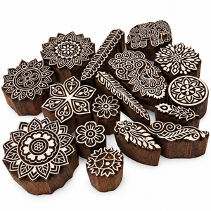 Blocs d'impression en bois sculptés à la main pour la confection de motifs floraux et mandalas sur tissus, papiers et artisanat – Ensemble de tampons artisanaux - Product Image 1