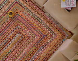 Tapis rectangulaire artisanal en jute patchwork, style bohème, à poils plats, écologique, pour salon, fabriqué en Inde - Product Image 6