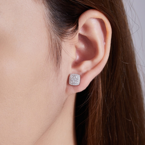 Boucles d'oreilles clous de luxe AMBER JEWELS T-156 en argent 925 avec moissanite carrée, minimalistes, unisexes, pour fiançailles, plaquées rhodium, géométriques, micro-pavées - Product Image 1