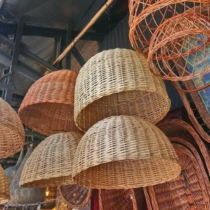 Lanterne suspendue en osier de luxe, faite à la main, en rotin naturel, abat-jour moderne élégant pour la décoration de la maison, des hôtels et des événements - Product Image 4